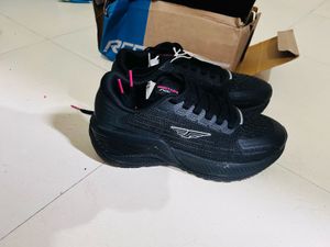 uk 5 Red Tape woman Sport Shoes