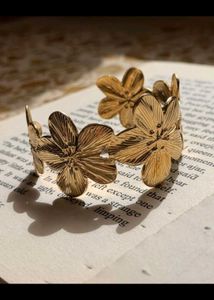 Floral Anti tarnish Bracelet ✨