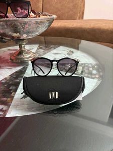 Chic Black &amp; Gold Sunglasses