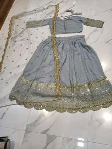 Elegant Grey Embroidered Kurta 3psSet