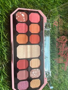 12 Colours Eyeshadow + 1 Highlight