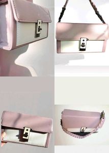 Chic Clutch