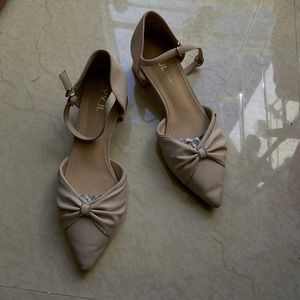 Elegant Bow Flats