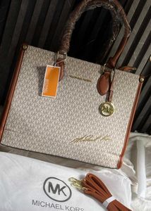 MICHAEL KORS PREMIUM QUALITY HANDBAG