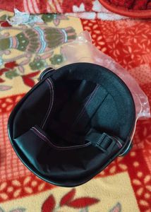 Women Helmet It&#39;s Like New Black Clour
