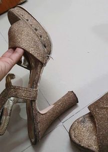 Golden Heels Block 5 Inches