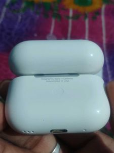 AirPods Pro 2nd Gen - USB-C Charging Case