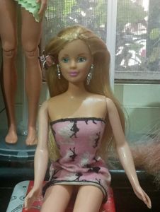 Barbie doll (vintage mackie face)
