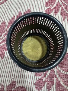 Buddy Davis Black Pen Stand