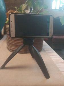 Table Top Portable Mobile Tripod Stand