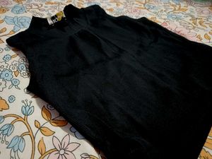 Sleeveless Black Tank Top