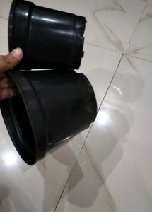 Black Plastic Planter Pots (Set of 2)