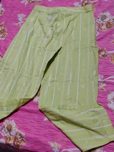 A Jio Pant Woman