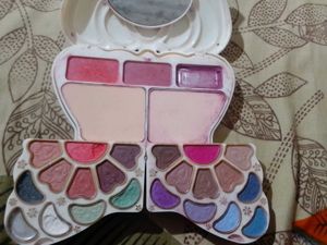 Makeup Kit New Fashion