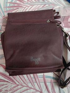 Stylish sling bag