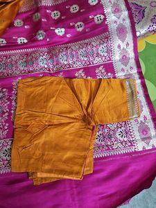 Elegant Pink &amp; Gold Banarasi Saree