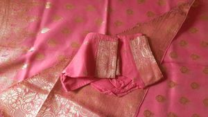 A New Showroom Pure Silk Banarasi Hand Woven  Silk Saree In Onion Pink Golden Border  With Blouse