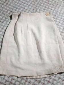 Chic White Mini Skirt