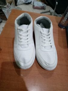 Men Stylish White Shoes
