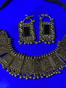 Necklace &amp; Earring Set