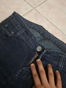 Dark Wash Cropped Jeans