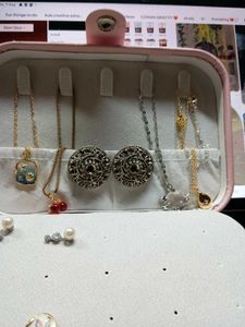 VINTAGE 100% Genuine Clip-on Earrings Pair Of 1