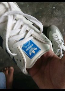 Sneakers - Stylish &amp; Comfortable