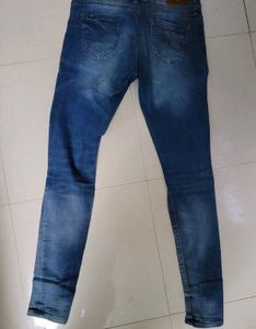 Trendy Ripped Skinny Jeans