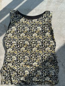 Floral Print Sleeveless Top