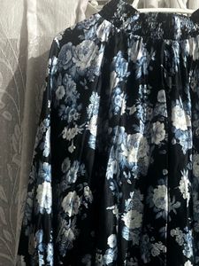 Elegant Black &amp; Blue Floral A-Line Skirt