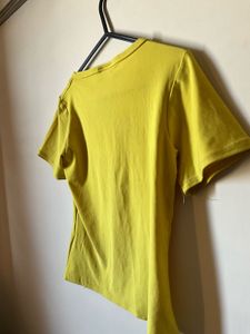 Chic Yellow Top from Paris 💛😍