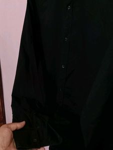 H&amp;M Men&#39;s Black Shirt (L)