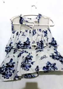 White Floral Print Top ✨️