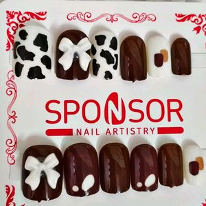 Sponsor 12 Pieces Of Fake Nails With Kit