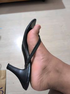 VISHUDH BLACK HEELS (EU 39)