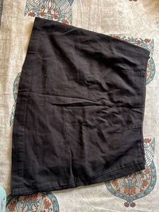 A Cute Feminine Embroidered Black Skirt