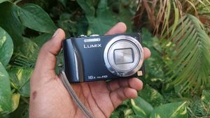 Panasonic Lumix DMC-TZ20 Camera Black