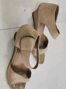 Pre-Loved Beige Sandals - Set of 2