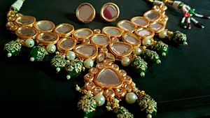 Kundan Necklace &amp; Earring Set