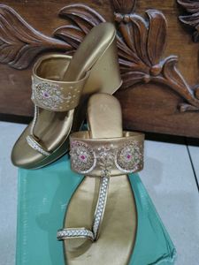 Golden Hand Work Wedges