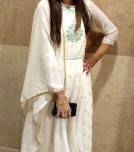 White Naira Pair