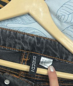 h&amp;m mid waist Jeans