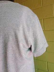 Guess Gray Graphic Tee - Size S