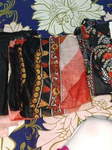 I Am Selling Pakistani Style Kurti Pant Dupatta
