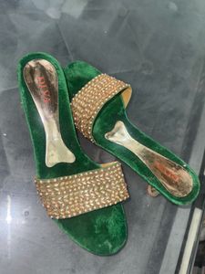 Elegant Green Velvet Slippers - Size 9/39