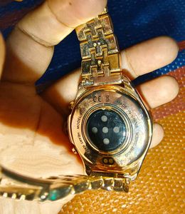 ⌚ Golden Smart Watch