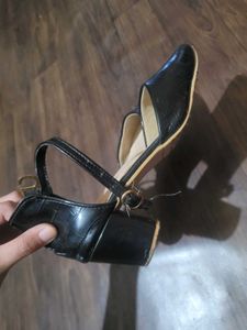 Black Pointed Flats