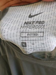 nike pro hypercool Tshirt (flaws)