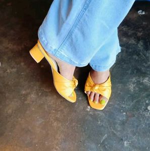 Yellow Knot Slides - Size 9
