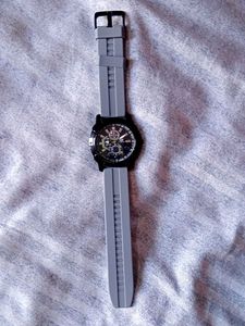 Stylish Watch With Red Pouch